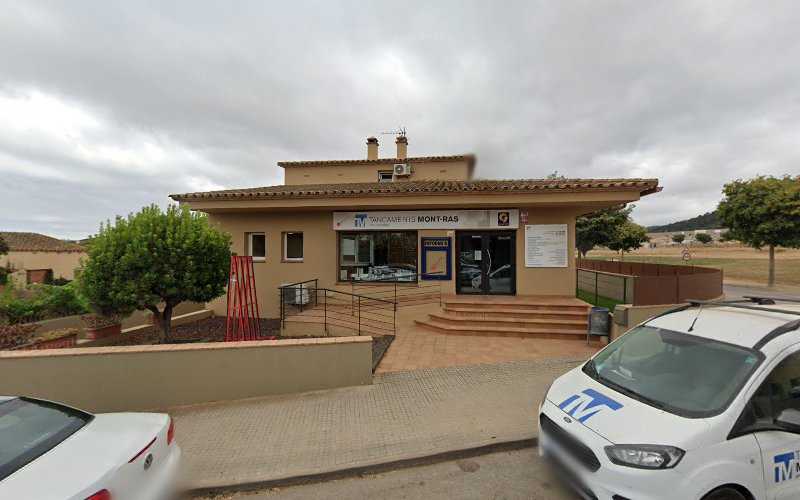 Fotografia tomada fuera de Tancaments Mont-Ras PVC i alumini 2010 SL - Proveïdor de marcs d'alumini en Mont-ras, Girona