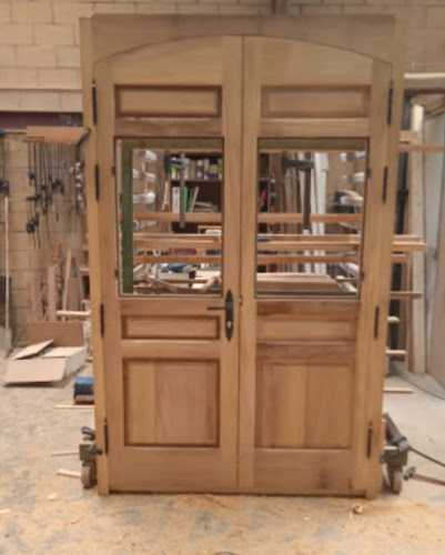 Fotografia tomada fuera de Gregorio Encabo Yague - Carpintería en S. Leonardo de Yagüe, Soria