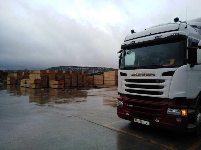 Fotografia tomada fuera de Maderas Sotillos, S.L. - Aserradero en Cabrejas del Pinar, Soria