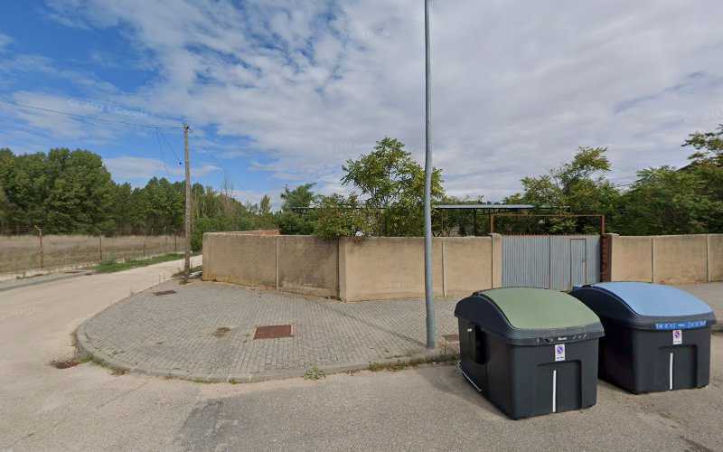 Fotografia tomada fuera de Imor - Carpintería Ruiz - Tienda de armarios en Almazán, Soria