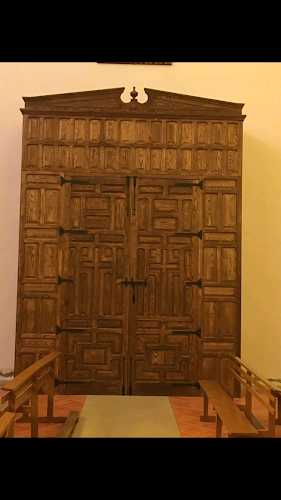 Fotografia tomada fuera de Muebles y carpintería Naharro - Tienda de muebles en Deleitosa, Cáceres