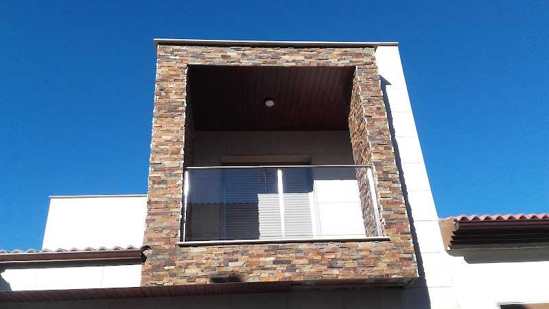 Fotografia tomada fuera de CARPINTERIA ANTONIO M. MESA - Carpenter en Montehermoso, Cáceres