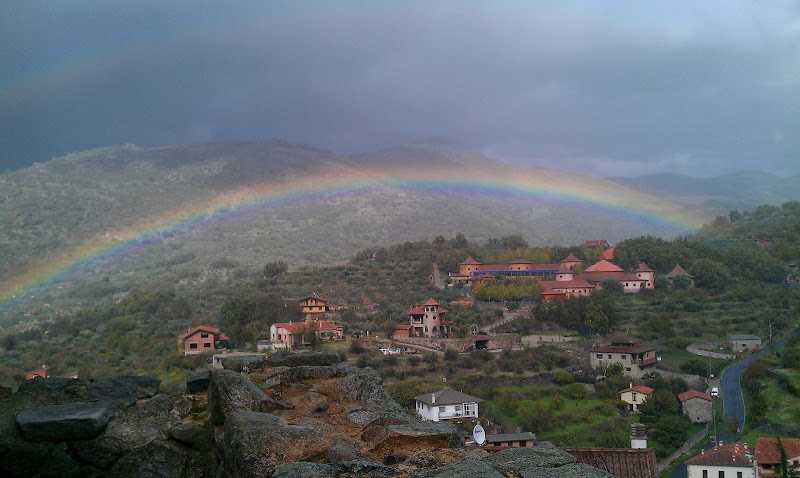 Fotografia tomada fuera de Carpintería y Aluminios Hervás - Eloy Fidalgo - Carpintería metálica y de aluminio en Hervás, Cáceres