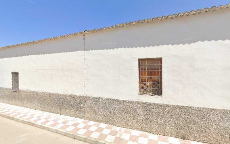 Fotografia tomada fuera de Manuel Guillén e Hijo - Carpintería en Pedrera, Sevilla
