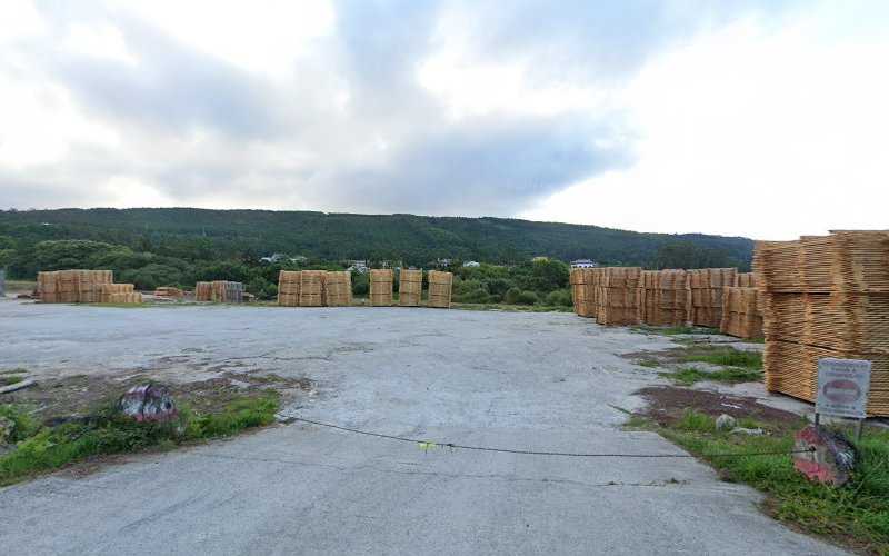 Fotografia tomada fuera de Maderas Crisanto S.L. - Aserradero en Cee, A Coruña