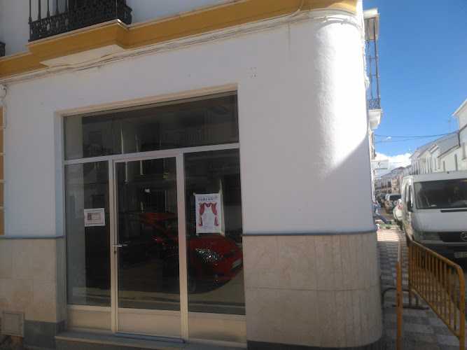 Fotografia tomada fuera de Cocinas Luna - Tienda de muebles en Pedrera, Sevilla