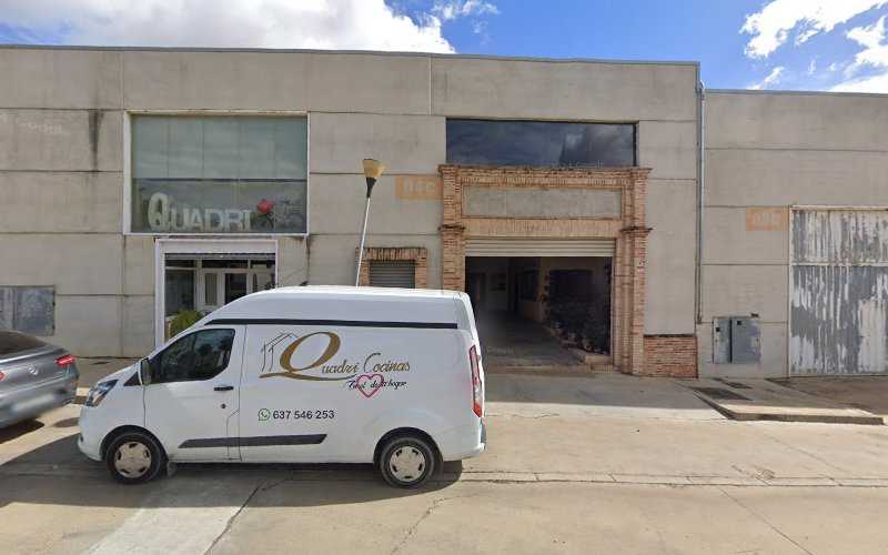 Fotografia tomada fuera de Carpintería Rafael Gómez - Carpintero en Trigueros, Huelva