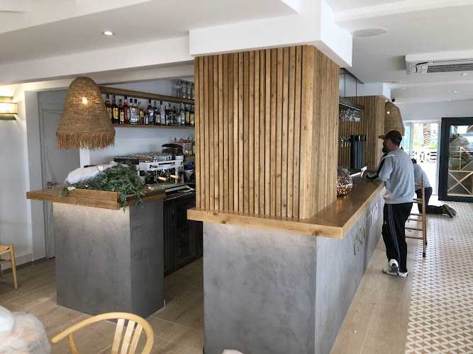 Fotografia tomada fuera de Carpinteria Fustabric - Carpintería en Pego, Alicante