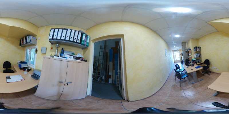 Fotografia tomada fuera de Aluminios la Vall - Carpintería metálica y de aluminio en Xaló, Alicante