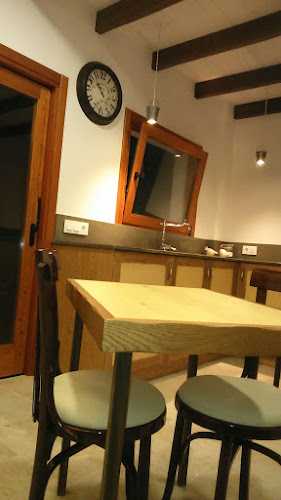 Fotografia tomada fuera de Fusteria Germans Ribes - Carpintero en Pedreguer, Alicante