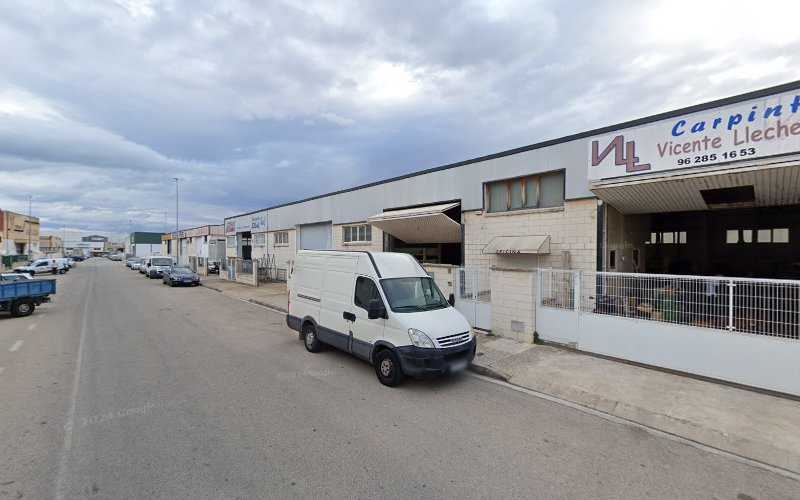 Fotografia tomada fuera de Carpinteria Lleches - Carpintero en Oliva, Valencia