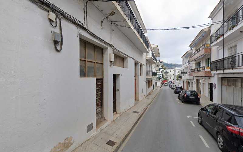Fotografia tomada fuera de Carpinteria Dekofusta - Carpintería en Altea, Alicante