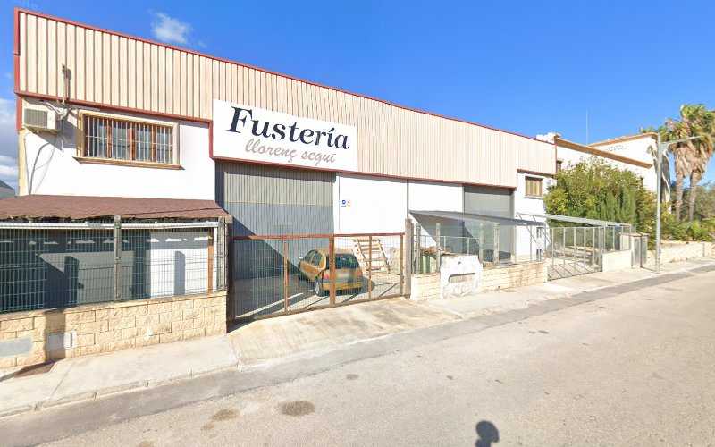 Fotografia tomada fuera de Fusteria Llorenç Seguí - Fusteria en Pego, Alicante