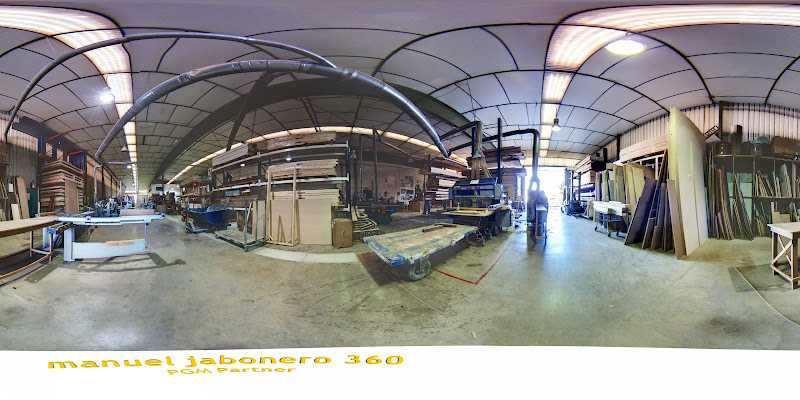 Fotografia tomada fuera de Suritama - Fábrica de muebles en Ronda, Málaga