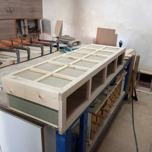 Fotografia tomada fuera de CARPINTERIA EVARISTO - Tienda de armarios en Paradas, Sevilla