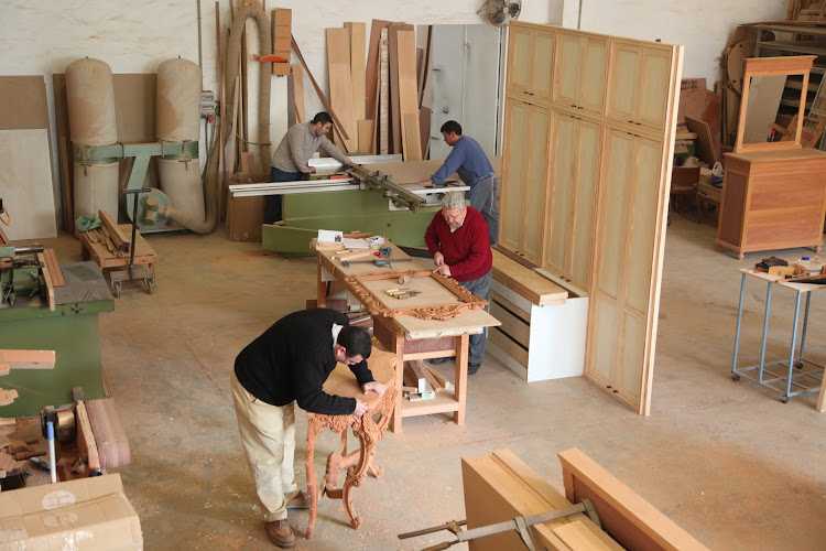 Fotografia tomada fuera de Muebles Casau - Tienda de muebles en Paradas, Sevilla