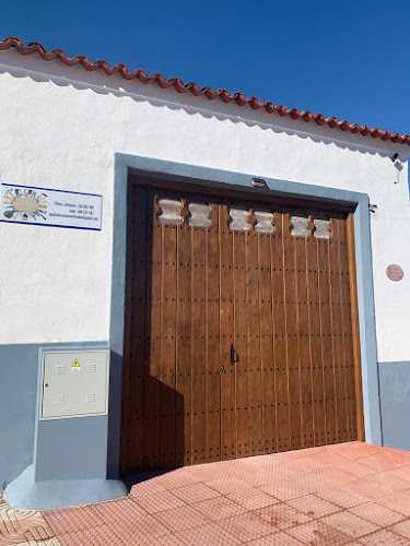 Fotografia tomada fuera de Carpintería La Unión C.B. - Carpintería en Fondón, Almería