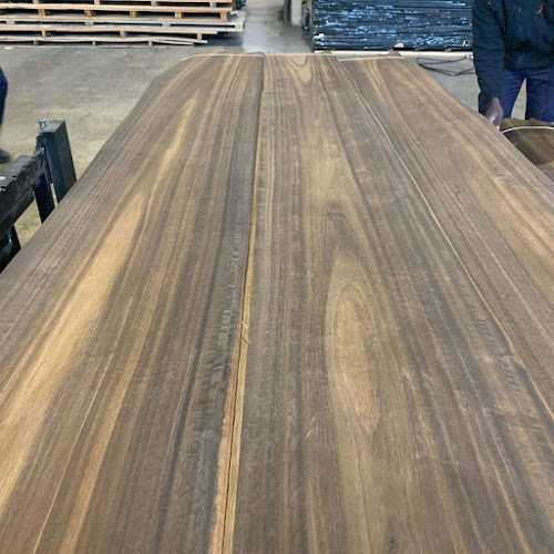 Fotografia tomada fuera de Chapas y Maderas José María Ribas - Fusteria en Castellar del Valles, Barcelona