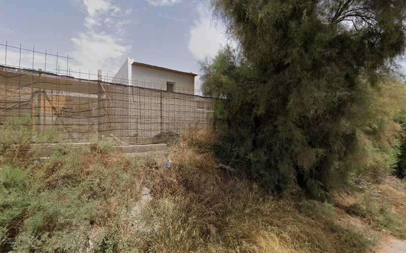 Fotografia tomada fuera de Carpintería Mamoleña S.L. - Establecimiento de venta de madera en Adra, Almería, Almería