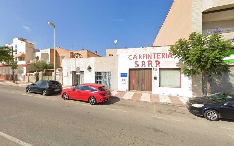 Fotografia tomada fuera de Carpinteria Sarr - Carpintero en Roquetas de Mar, Almería