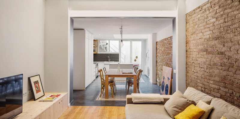 Fotografia tomada fuera de Carpintería-Ebanistería MMC 2006 - Carpintero en Sabadell, Barcelona