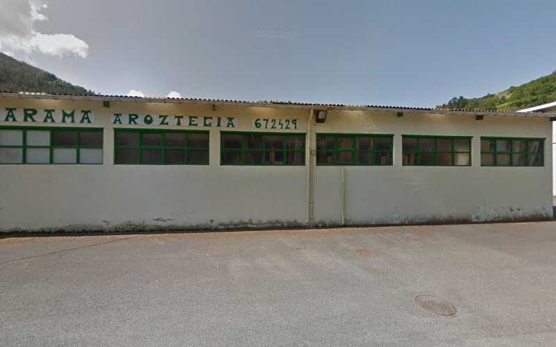 Fotografia tomada fuera de Txarama Aroztegia - Carpintero en Tolosa, Guipúzcoa