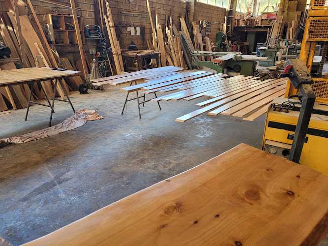 Fotografia tomada fuera de Carpintería Okendo - Carpintería en Okondo, Álava