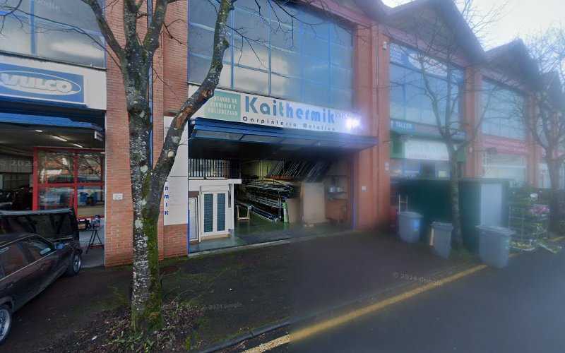 Fotografia tomada fuera de Carpintería Kaithermik - Carpintería metálica y de aluminio en Zumaia, Guipúzcoa