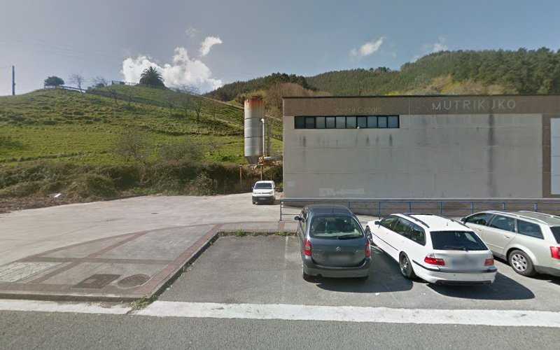 Fotografia tomada fuera de Korpion SL - Muebles a medida - Ebanista en Mutriku, Guipúzcoa