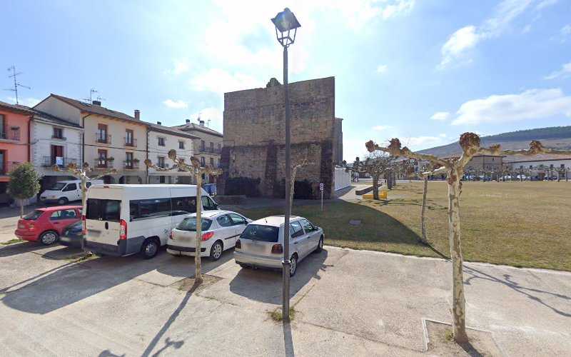 Fotografia tomada fuera de Carpintería Iriarte - Empresa maderera en Urroz Villa, Navarra