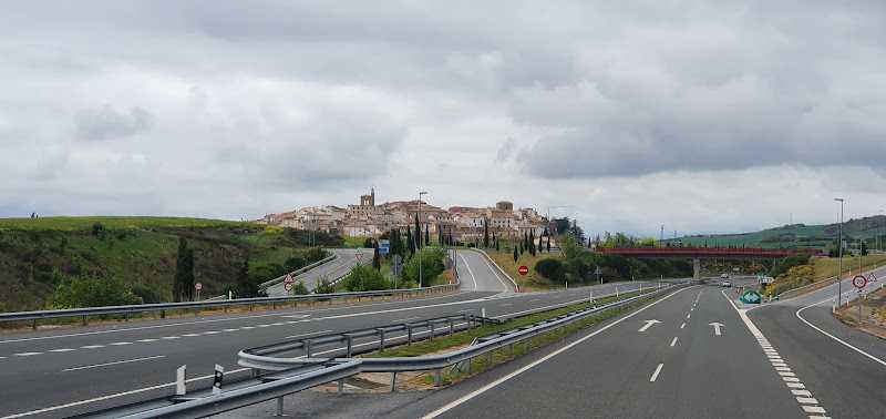 Fotografia tomada fuera de Carpintería Vicente Ros Caro Cirauqui - Comercio en Cirauqui, Navarra