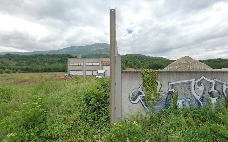 Fotografia tomada fuera de Carpintería Lizarraga - Fábrica en Arruazu, Navarra
