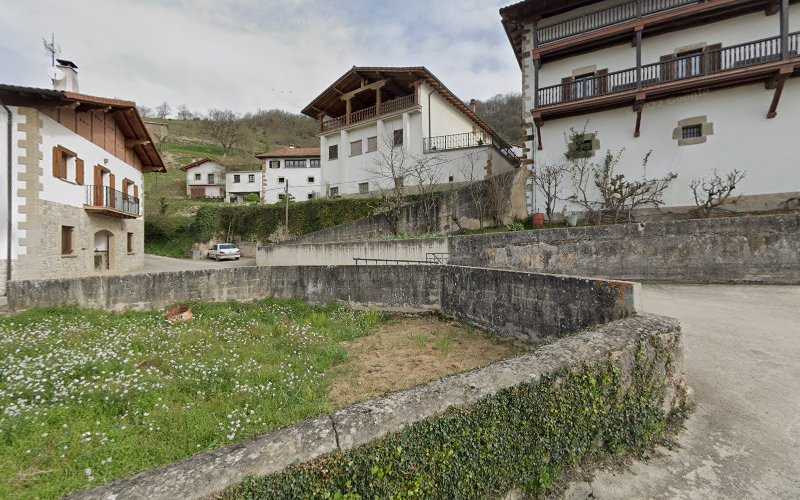 Fotografia tomada fuera de Carpintería Ulzama - Carpintería en Gorrontz, Navarra