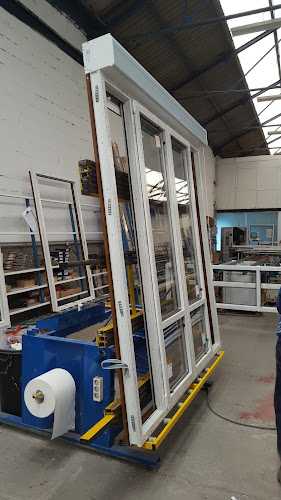 Fotografia tomada fuera de VENTANAS CARP. MET. ANGUSTINA S L - Carpintería metálica y de aluminio en Riancho, Cantabria