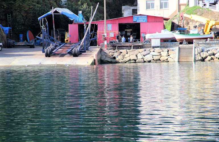 Fotografia tomada fuera de Carpintería Lorbé - Carpintería en Oleiros, A Coruña