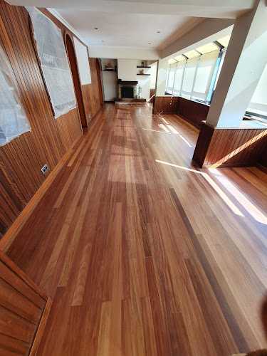 Fotografia tomada fuera de Parquets Y Tarimas Ortmon - Servicio de instalación de suelos de madera en O Burgo, A Coruña