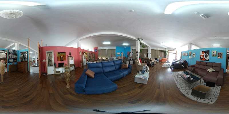 Fotografia tomada fuera de La Mueblería Valdeorras - Tienda de muebles en O Barco, Orense