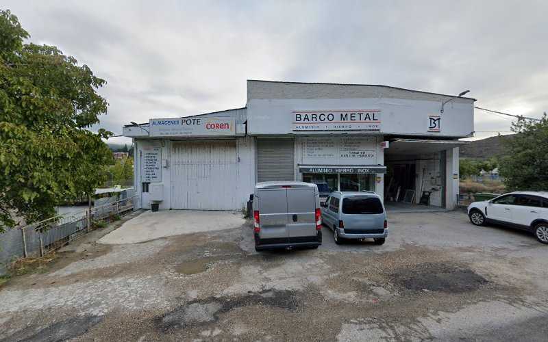 Fotografia tomada fuera de Barco Metal - Carpintería en Viloira, Orense