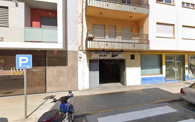 Fotografia tomada fuera de Carpinteria Metalica Rafael Julbe Garcia - Metal·listeria en Xàtiva, Valencia