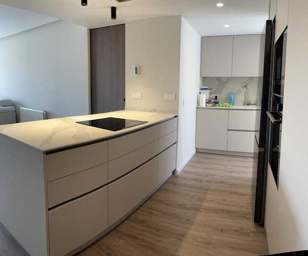 Fotografia tomada fuera de Carpintexmendez SL - Tienda de muebles de cocina en Xàtiva, Valencia