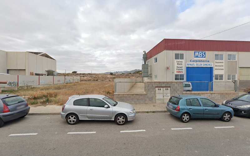 Fotografia tomada fuera de Carpintería Manuel Belda Sánchez - Carpintería en Novelda, Alicante