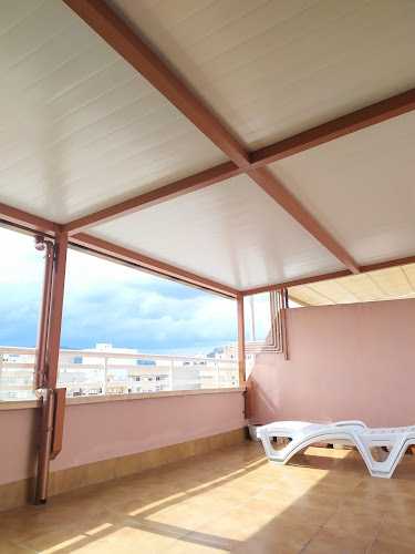 Fotografia tomada fuera de Cerramientos Ventur, S.L. - Carpintería metálica y de aluminio en Novelda, Alicante