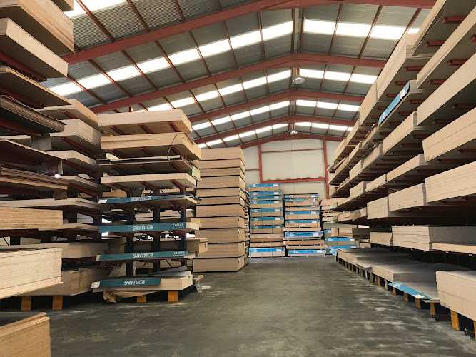 Fotografia tomada fuera de Maderas Daniel Castejón Sl - Establecimiento de venta de madera en Carrus, Alicante