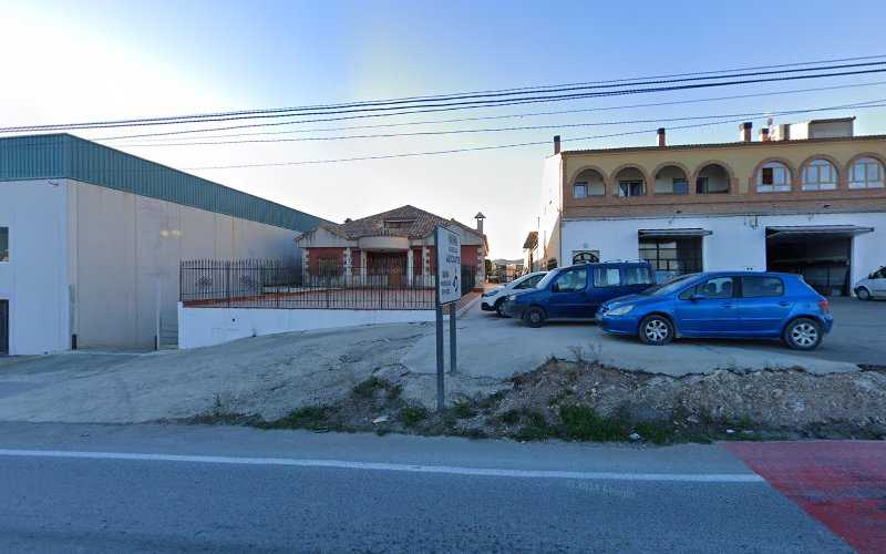 Fotografia tomada fuera de Carpintería Metálica la Romana S.L. - Carpintería metálica y de aluminio en La Romana, Alicante