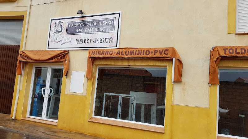 Fotografia tomada fuera de Carpintería de hierro, PVC y aluminio - Carpintería metálica y de aluminio en La Zarza, Badajoz