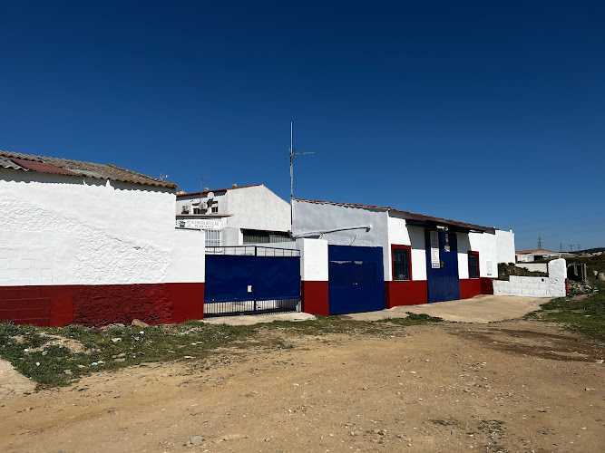Fotografia tomada fuera de Aluminios Aguilar - Carpintería metálica y de aluminio en Alconchel, Badajoz