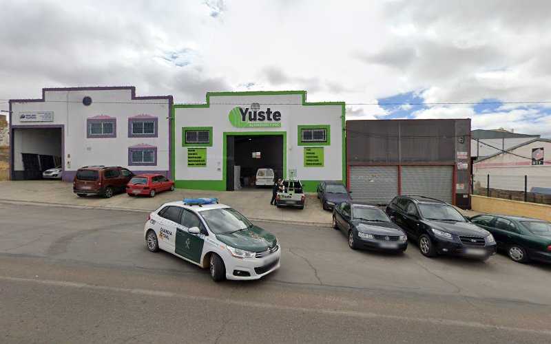 Fotografia tomada fuera de Yuste Aluminios y PVC - Carpintería en Aceuchal, Badajoz