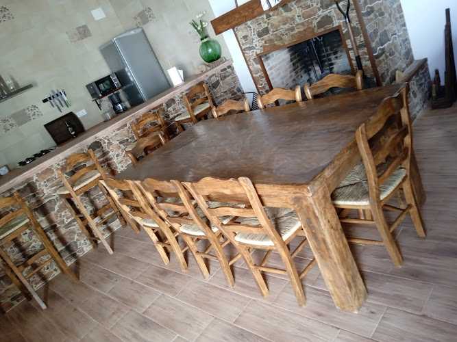 Fotografia tomada fuera de CARPINTERIA PIRIZNAVARRO - Fábrica de puertas en Sta Marta, Badajoz