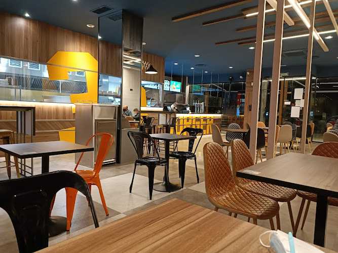 Fotografia tomada fuera de Maderas Morales - Carpintería en Mérida, Badajoz