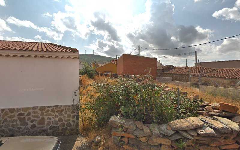 Fotografia tomada fuera de el tallercito - Carpintería en Ojos-Albos, Ávila